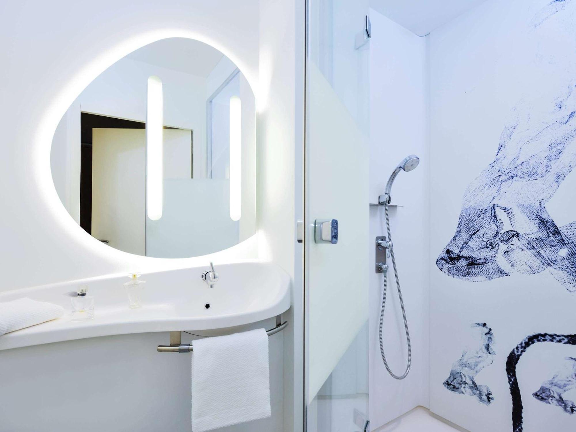 Ibis Budget Lille Gares Vieux-Λιλ Εξωτερικό φωτογραφία