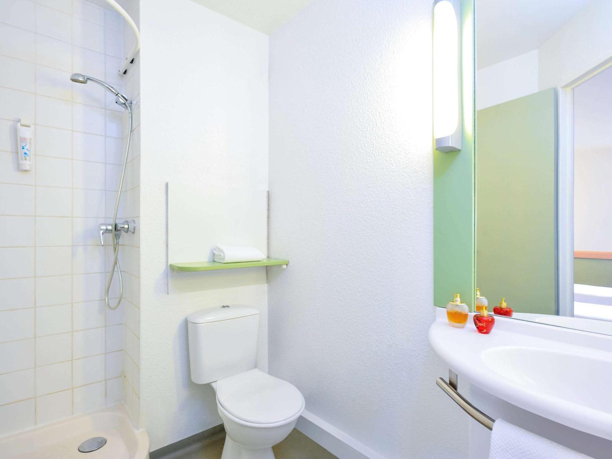 Ibis Budget Lille Gares Vieux-Λιλ Εξωτερικό φωτογραφία